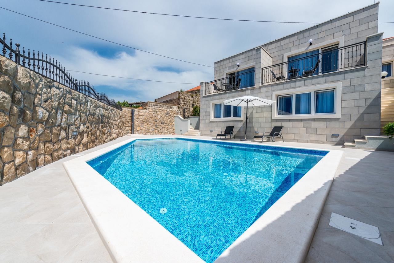 Apartments Villa Kabalero Груда Экстерьер фото