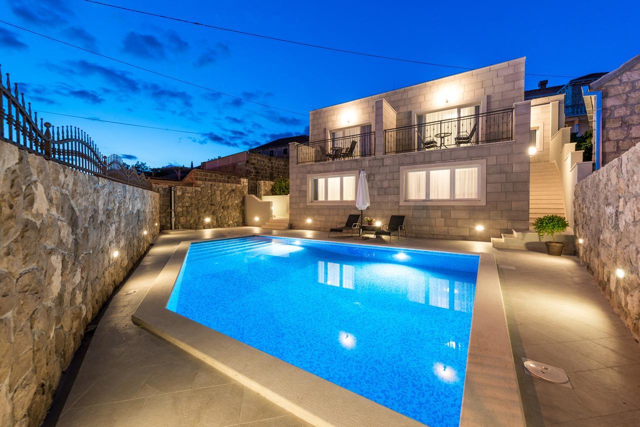Apartments Villa Kabalero Груда Экстерьер фото